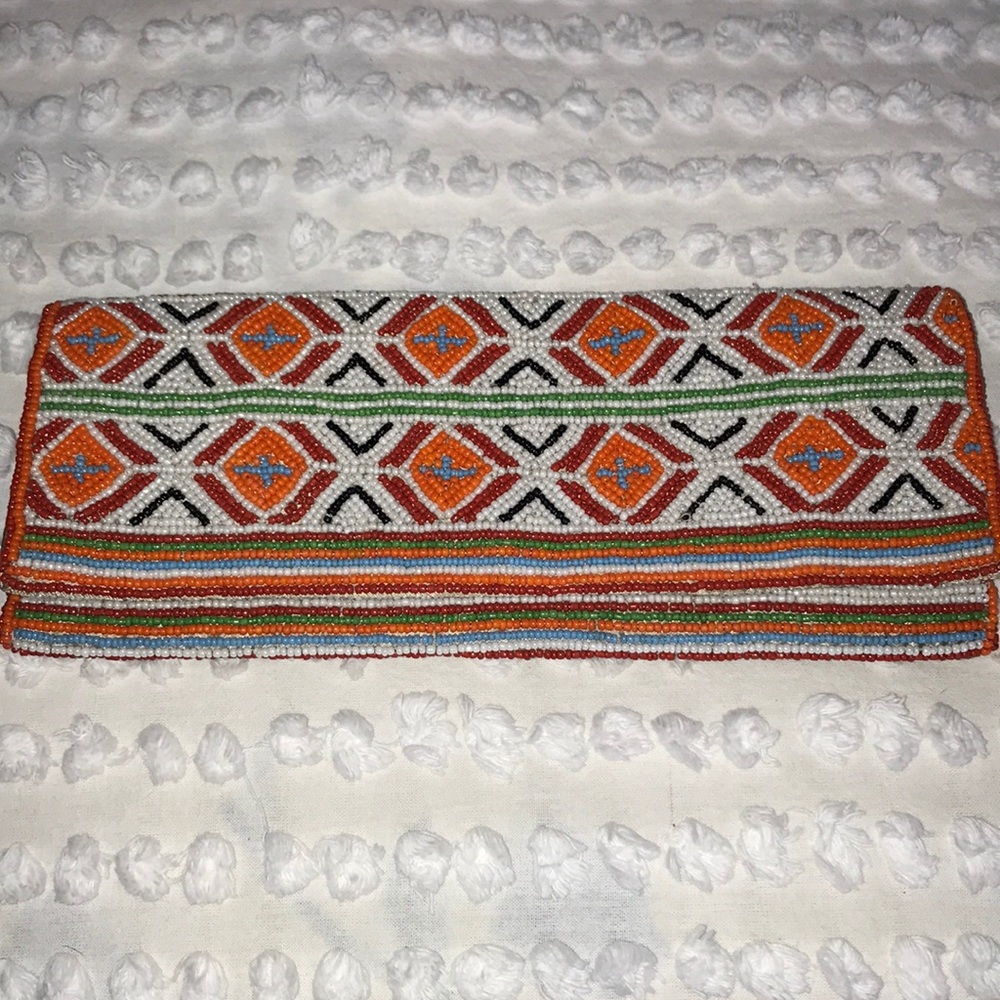 Beaded clutch